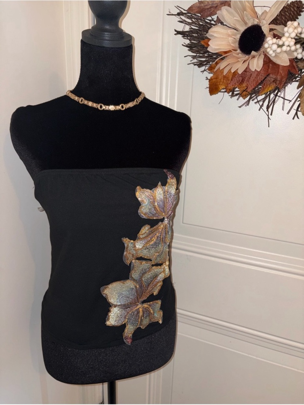 Black Strapless Floral AppliquΓ© Tube Top